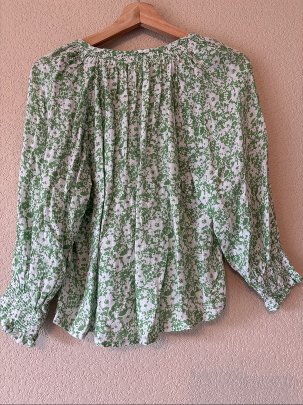 Rails Mariah Button-Front Floral Lightweight Top in Green Texture - Picture 3 of 3